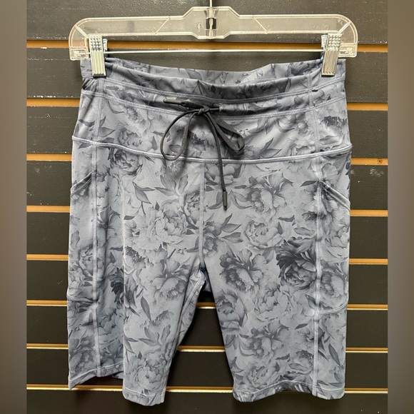ZYIA Pants - ZYIA Gray Floral High Rise Biker Shorts Size L Drawstring